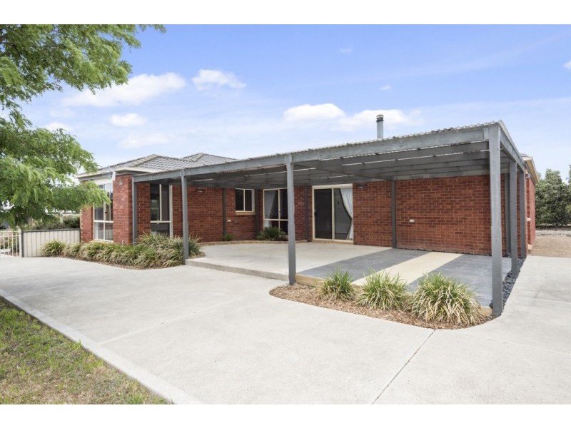 9 Gwen Close, Lancefield VIC 3435