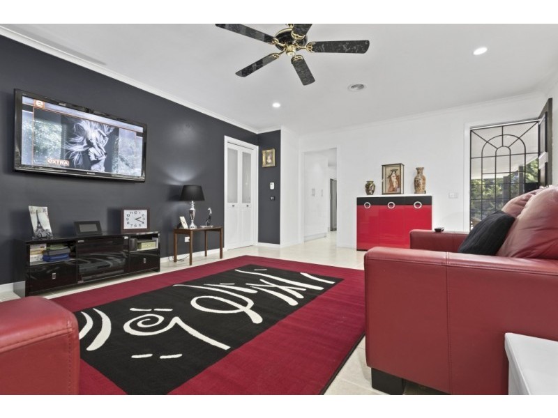 14 Honeysuckle Lane, Woodend VIC 3442