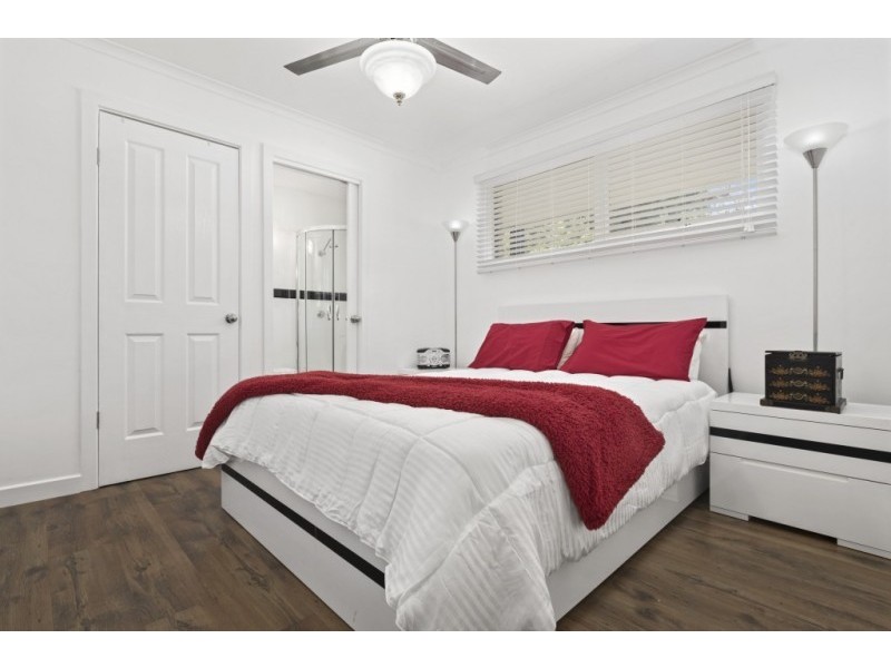 14 Honeysuckle Lane, Woodend VIC 3442