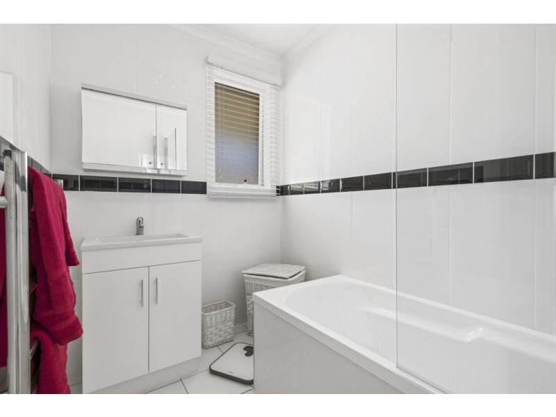 14 Honeysuckle Lane, Woodend VIC 3442