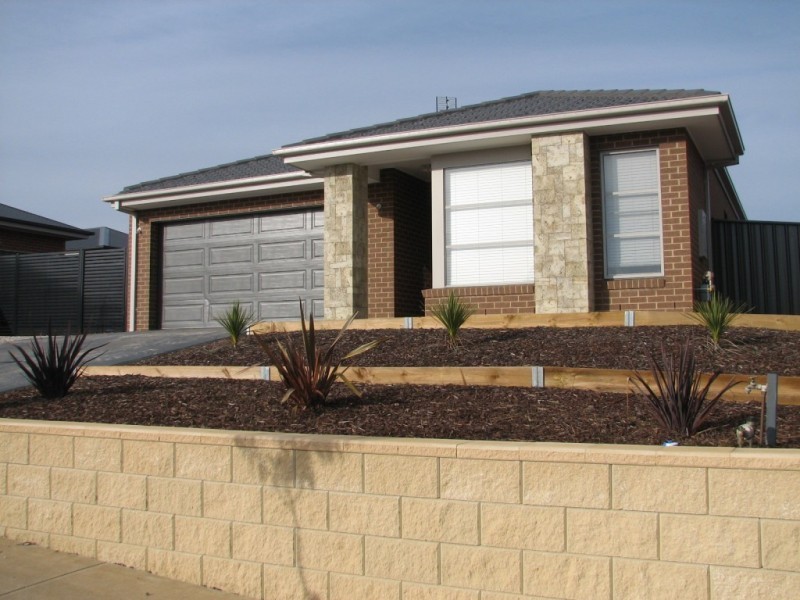 80 Caroline Chisholm Drive, Kyneton VIC 3444