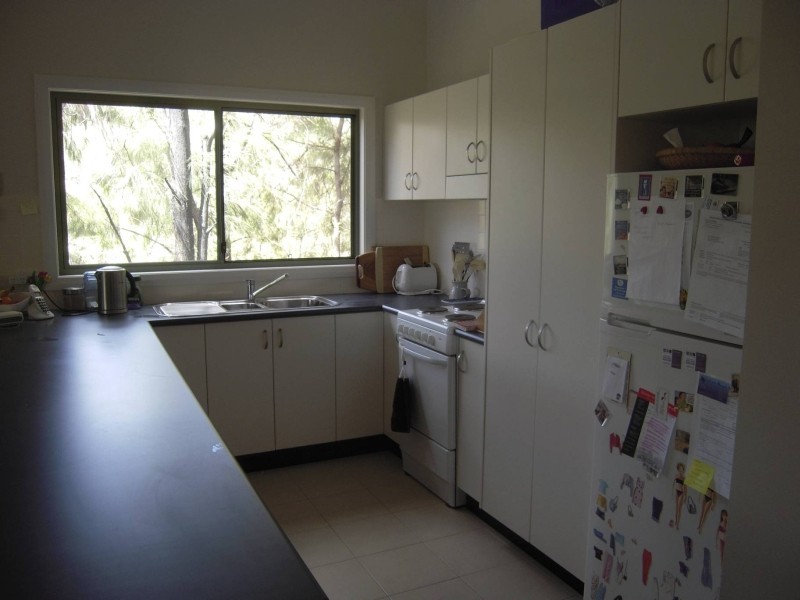 10 Coral Tree Place, Point Clare NSW 2250