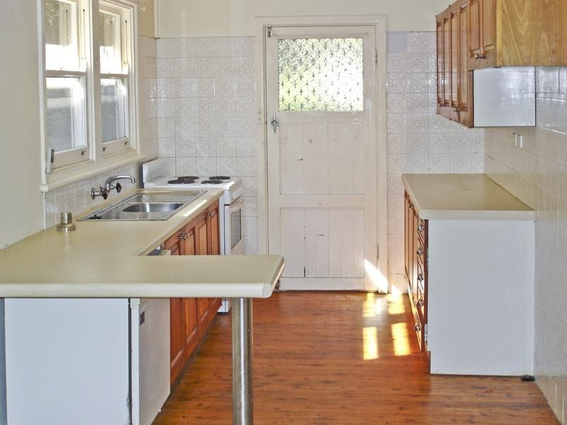 33 White Street, East Gosford NSW 2250