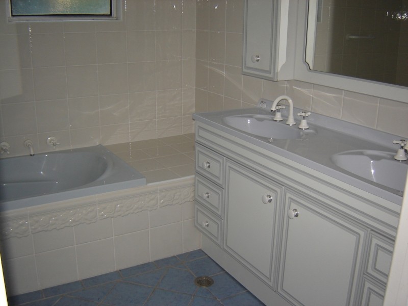 27 Trelawney Street, Killarney Vale NSW 2261