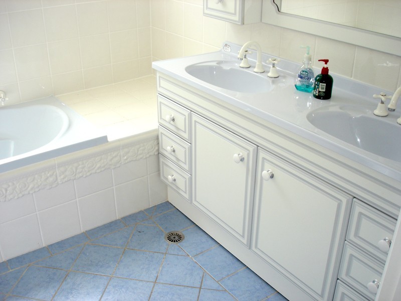 27 Trelawney Street, Killarney Vale NSW 2261