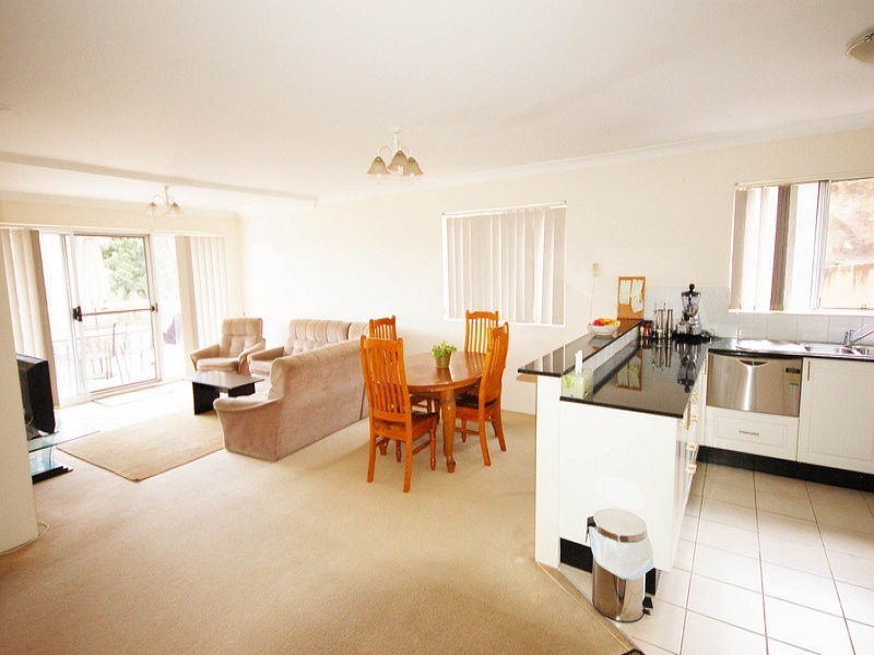 8/73 Henry Parrry Drive, Gosford NSW 2250