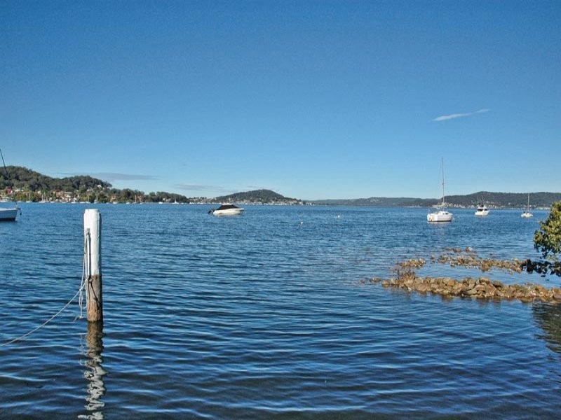 13 Wharf Street, East Gosford NSW 2250
