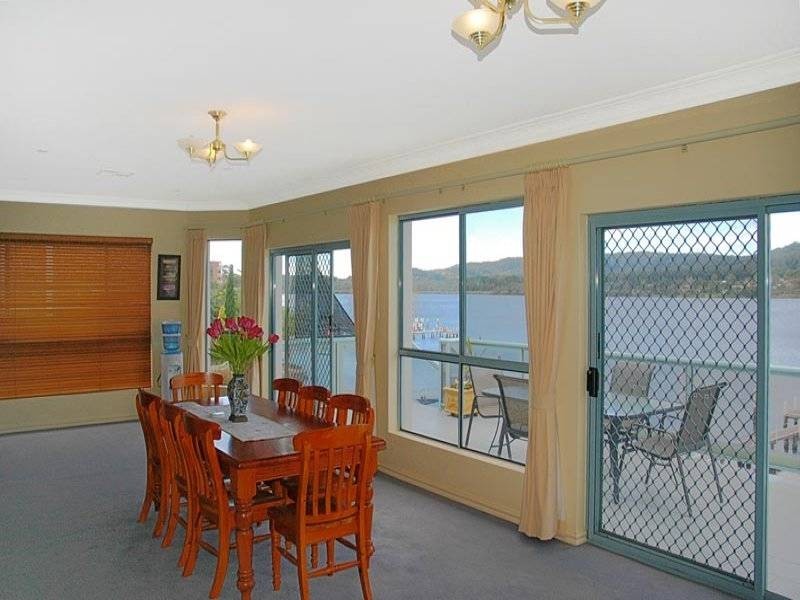 25 Caroline Street, East Gosford NSW 2250