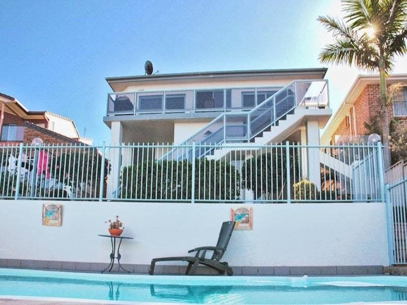 25 Caroline Street, East Gosford NSW 2250