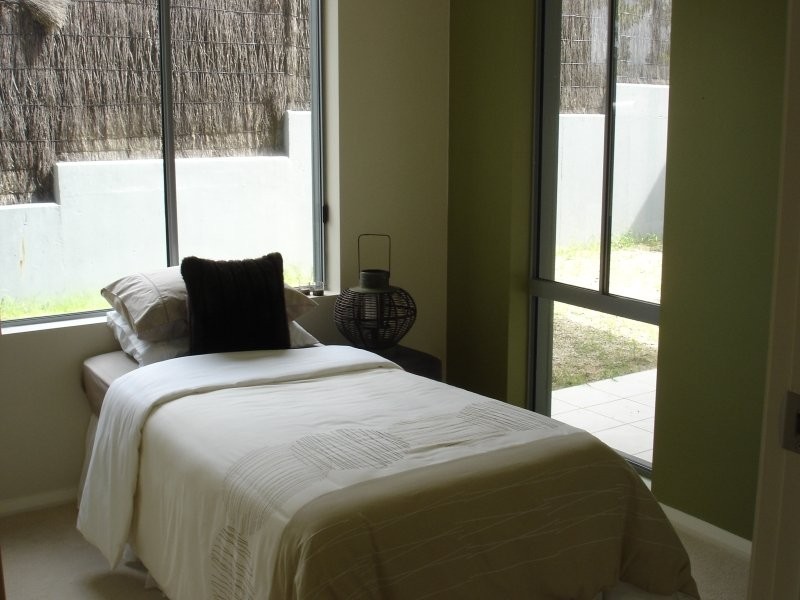 2/13-15 Moore Street, West Gosford NSW 2250