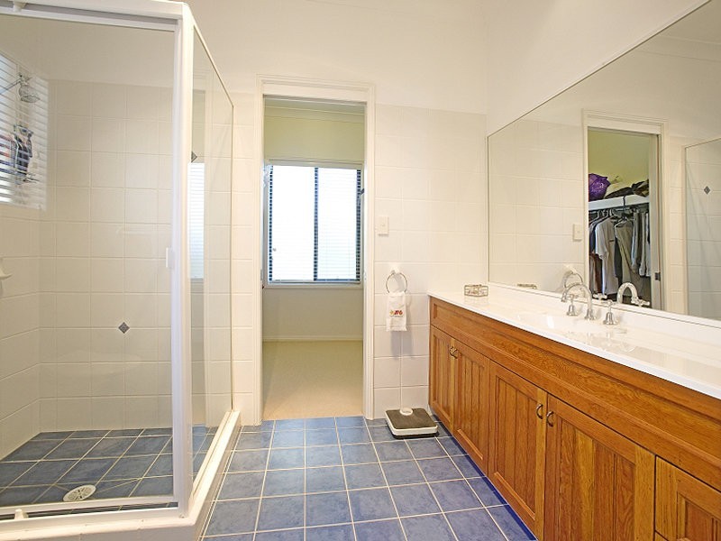 15 The Peninsula, Killarney Vale NSW 2261