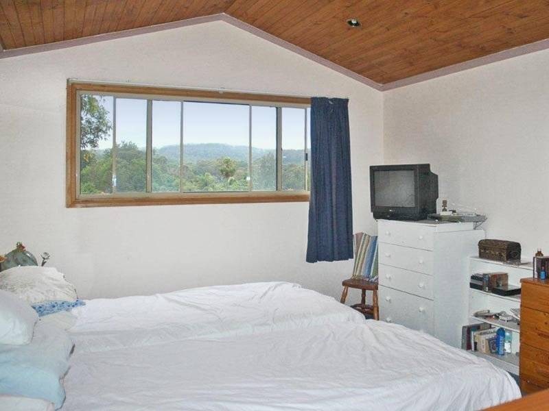 16 Roselands Avenue, Wyoming NSW 2250