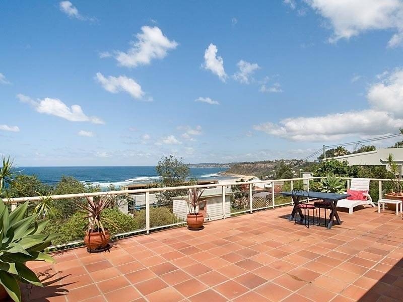 5 North Scenic Rd, Forresters Beach NSW 2260