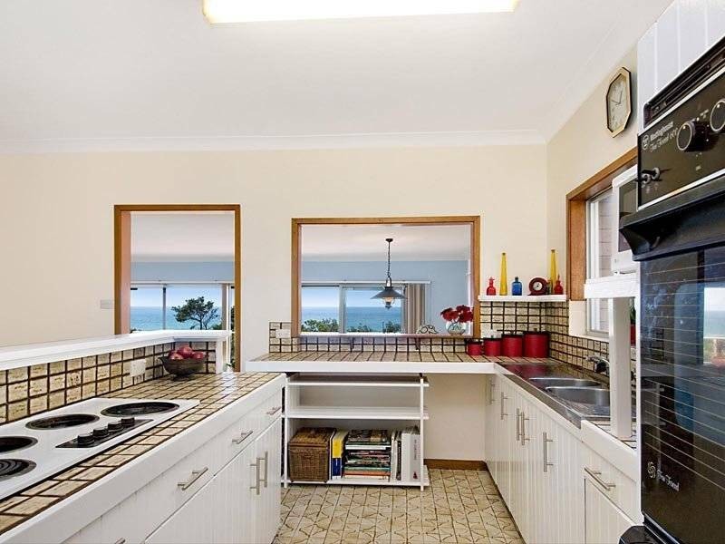 5 North Scenic Rd, Forresters Beach NSW 2260