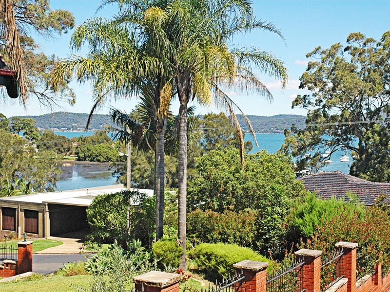 2/33a Asca Drive, Green Point NSW 2251