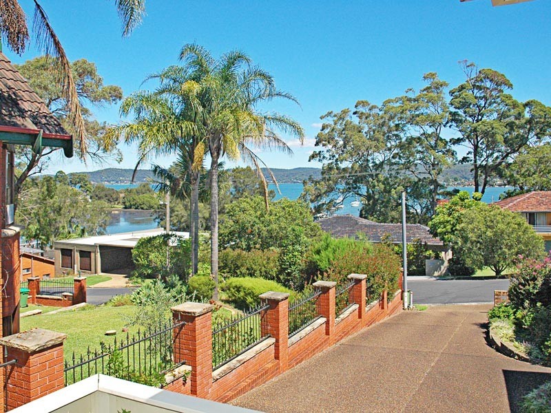 2/33a Asca Drive, Green Point NSW 2251