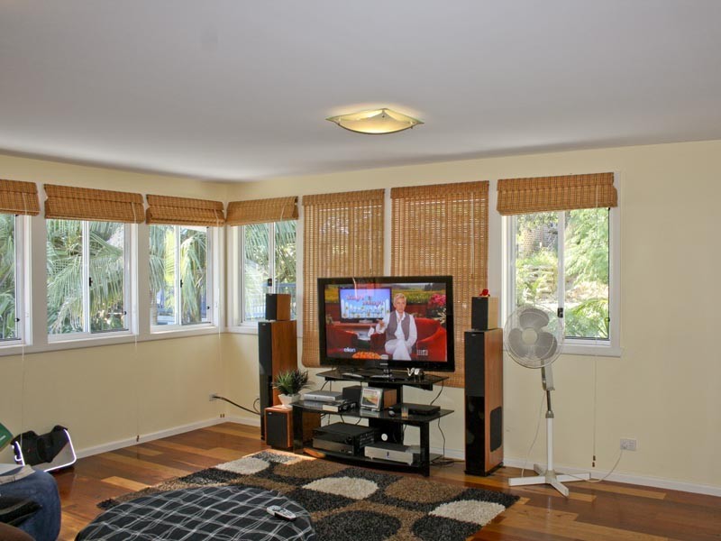 18 Francis Road, North Avoca NSW 2260