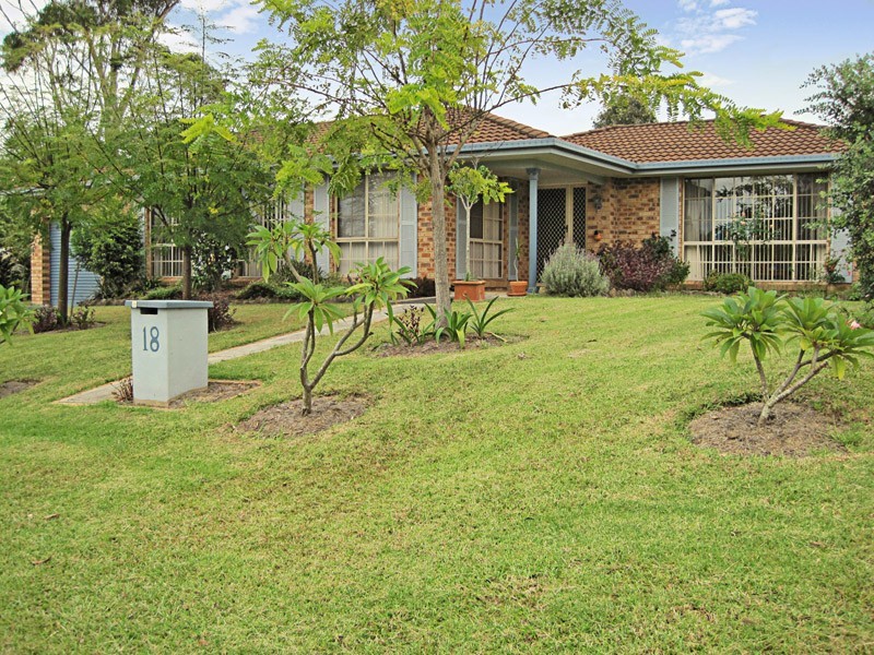 18 Melville St, Kincumber NSW 2251