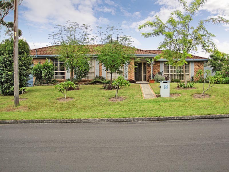 18 Melville St, Kincumber NSW 2251