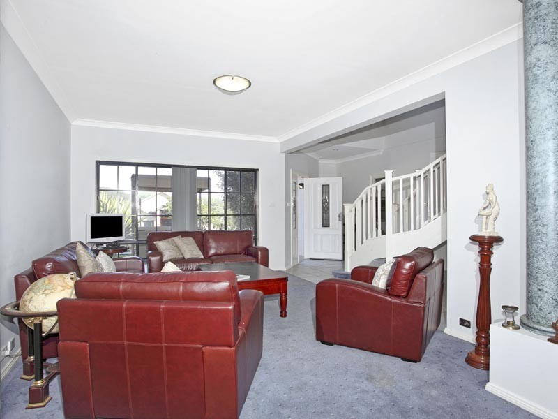 14 Robusta Close, Erina NSW 2250