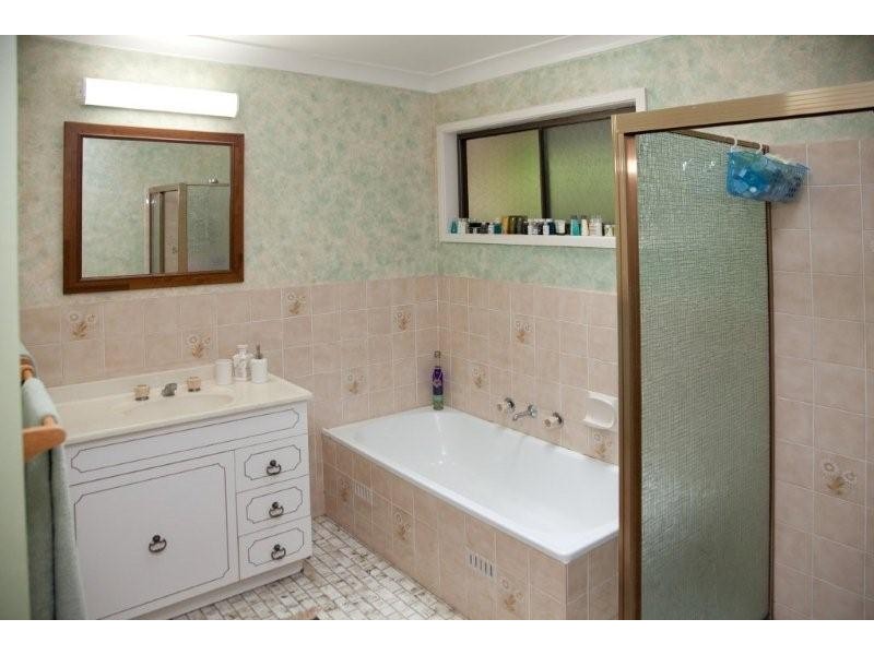 17 Bangalore Street, Ourimbah NSW 2258
