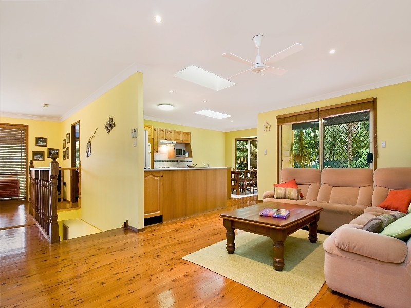 2 Glenrose Close, Lisarow NSW 2250
