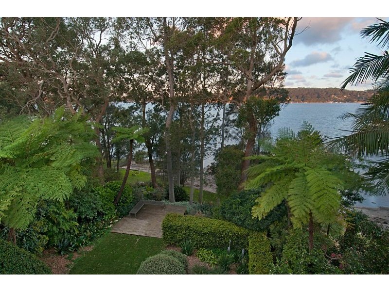 19 Albany Street, Point Frederick NSW 2250