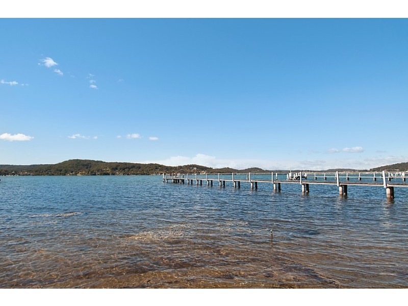 19 Albany Street, Point Frederick NSW 2250