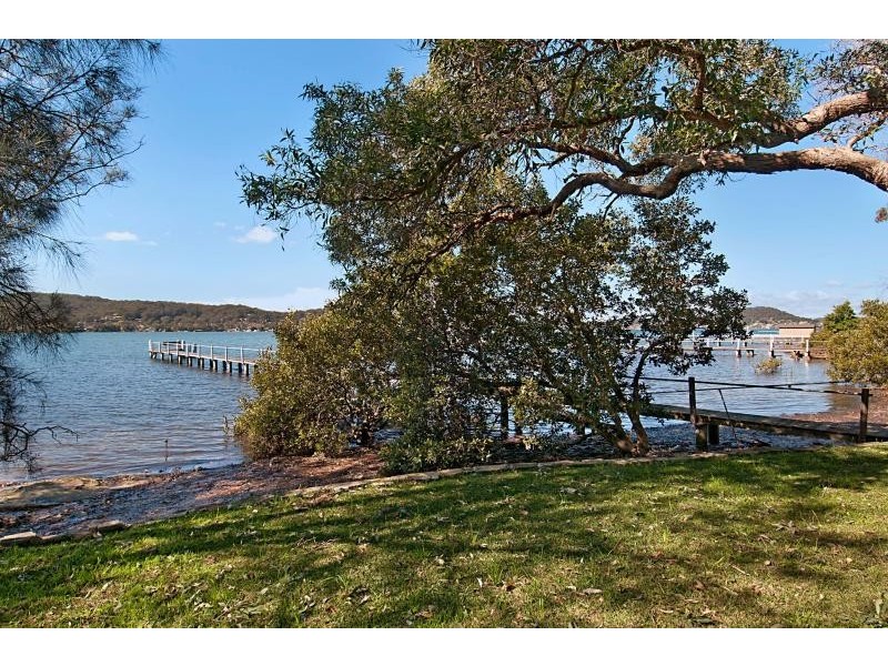 19 Albany Street, Point Frederick NSW 2250