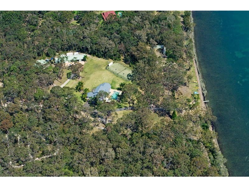 175 Cams Boulevarde, Summerland Point NSW 2259