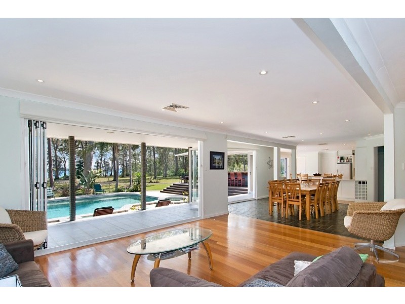 175 Cams Boulevarde, Summerland Point NSW 2259