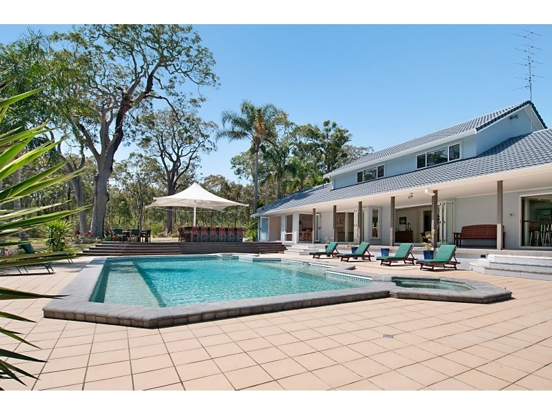 175 Cams Boulevarde, Summerland Point NSW 2259