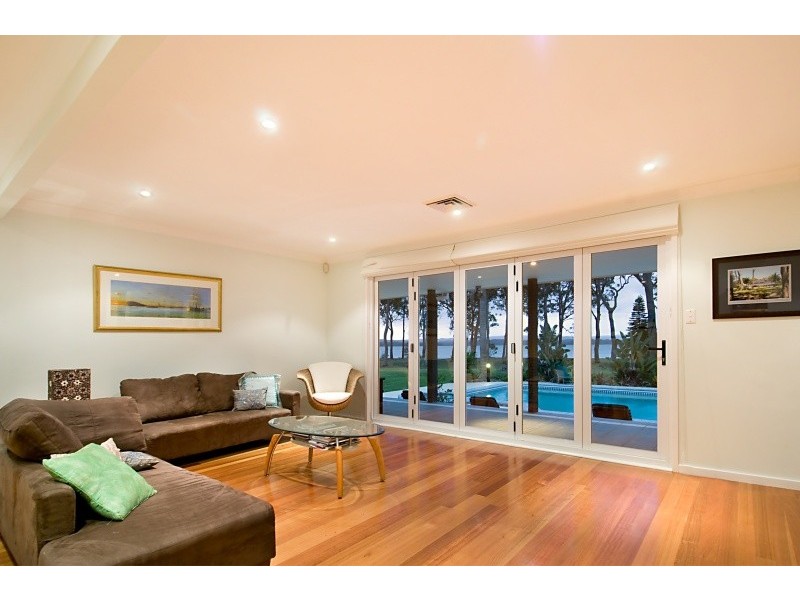175 Cams Boulevarde, Summerland Point NSW 2259