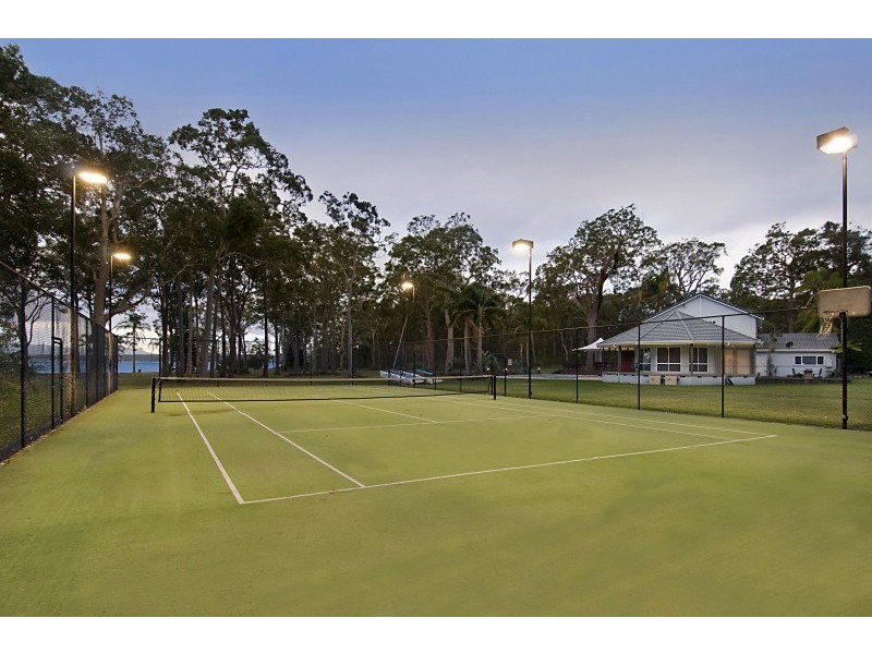 175 Cams Boulevarde, Summerland Point NSW 2259
