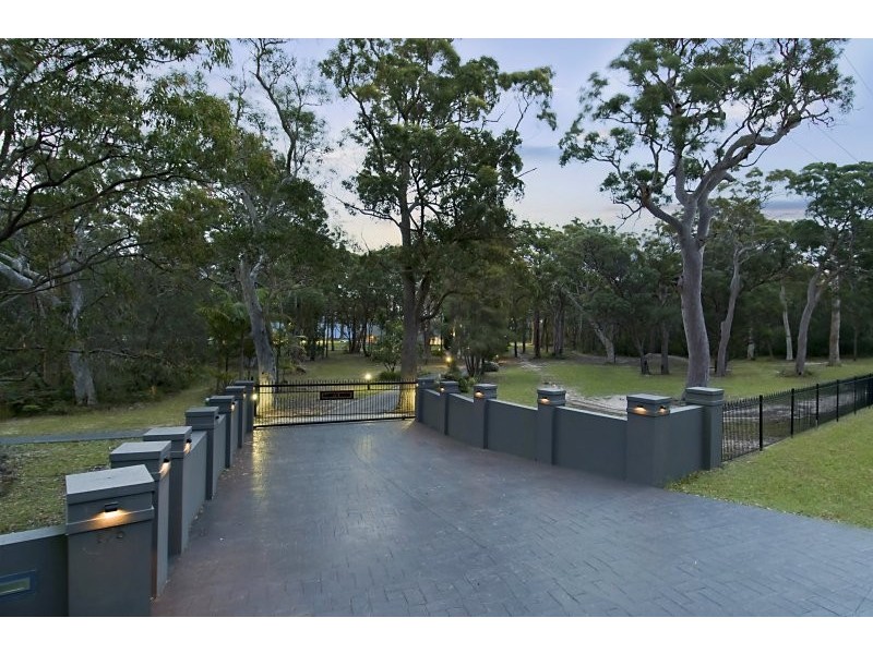 175 Cams Boulevarde, Summerland Point NSW 2259