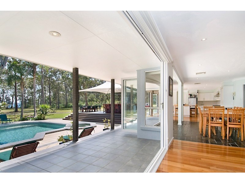 175 Cams Boulevarde, Summerland Point NSW 2259