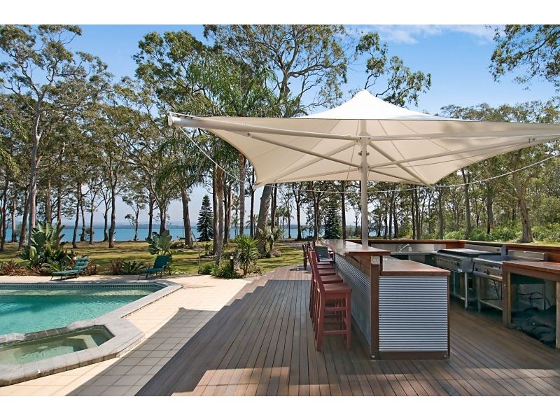 175 Cams Boulevarde, Summerland Point NSW 2259