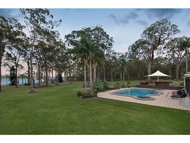 175 Cams Boulevarde, Summerland Point NSW 2259