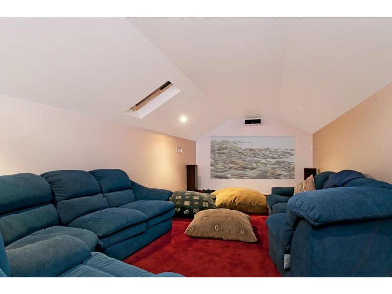 5 Avoca Valley Way, Kincumber NSW 2251