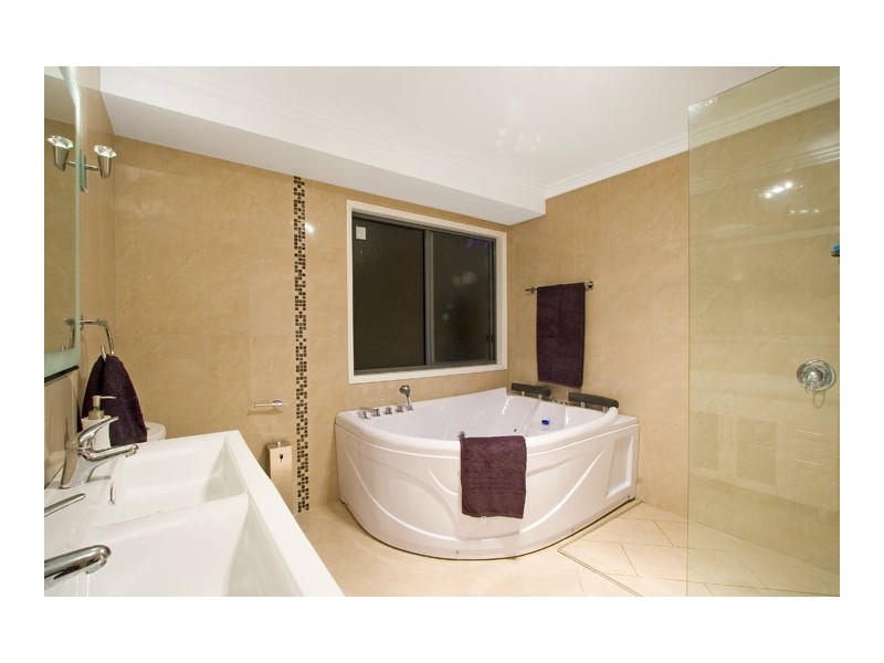 11 Endeavour Drive, Avoca Beach NSW 2251