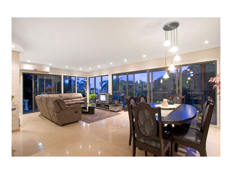 11 Endeavour Drive, Avoca Beach NSW 2251