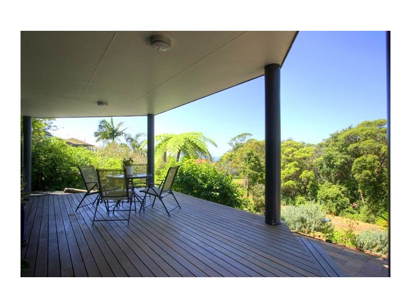 11 Endeavour Drive, Avoca Beach NSW 2251