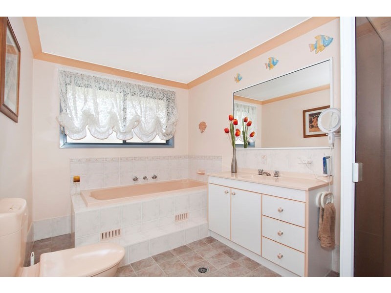 138 James Sea Drive, Green Point NSW 2251