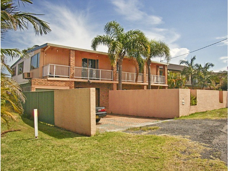 23 Heights Cres, Wamberal NSW 2260