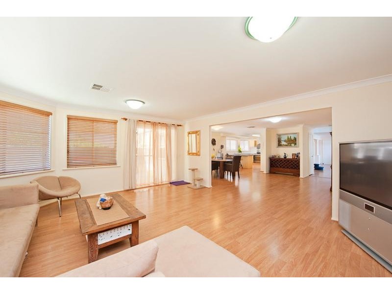 7 Victor Close, Green Point NSW 2251
