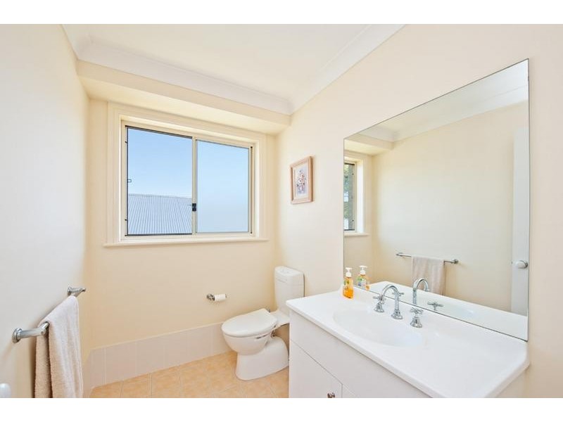 7 Victor Close, Green Point NSW 2251