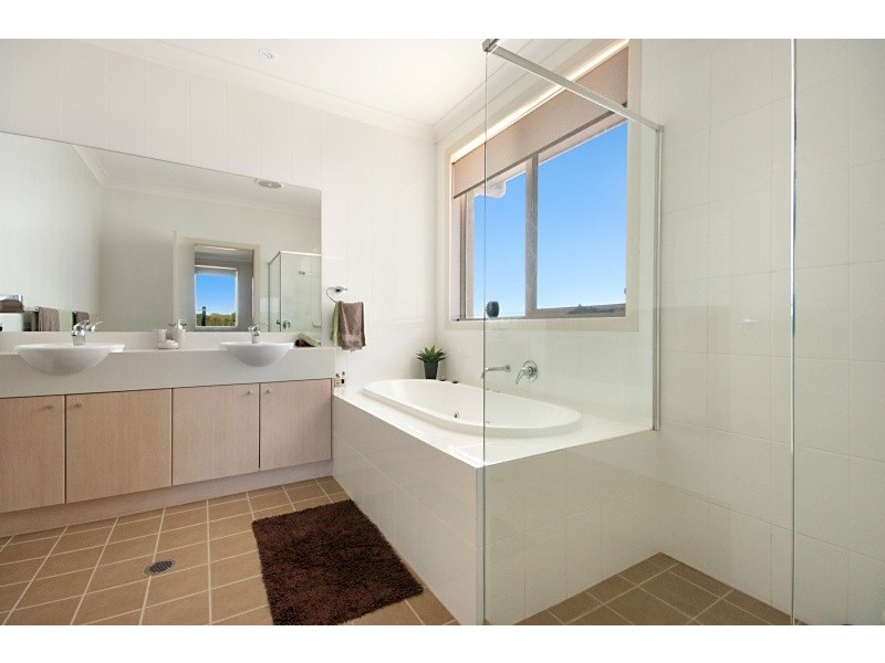 3 Emerald Waters Avenue, Wyong NSW 2259