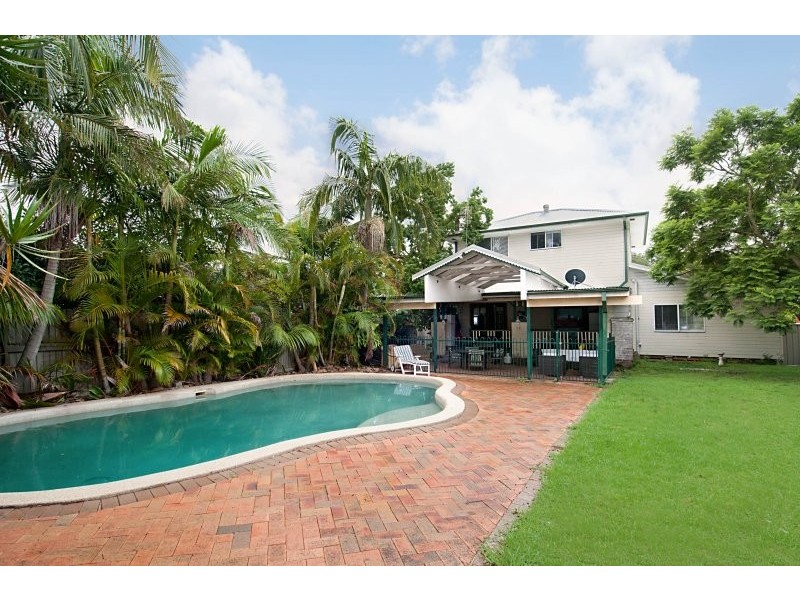 12 Dalton Street, Wyoming NSW 2250