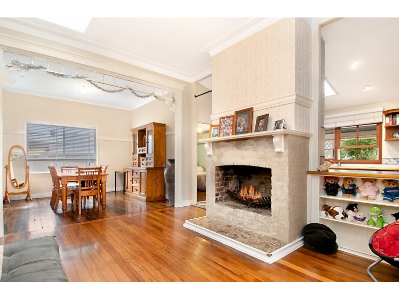 12 Dalton Street, Wyoming NSW 2250