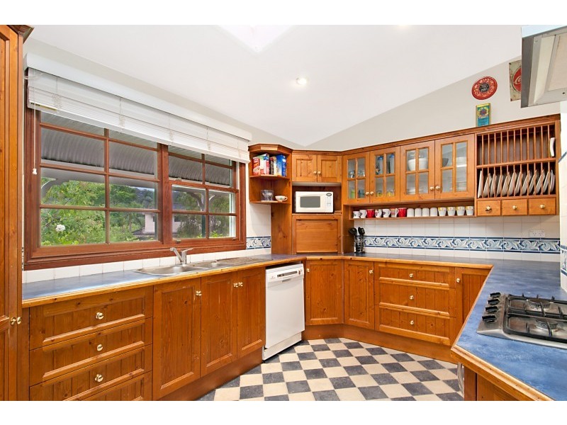 12 Dalton Street, Wyoming NSW 2250